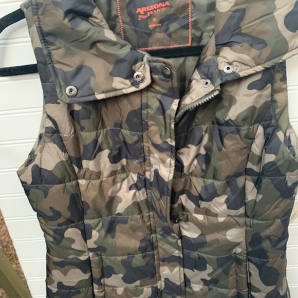 🐣🐣NWT Camo Vest Women SZ Medium🐣🐣 - Picture 2 of 8
